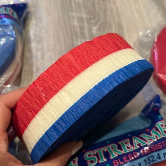 Vintage five pieces red white and blue patriotic streamers crêpe - Picture 3 of 4